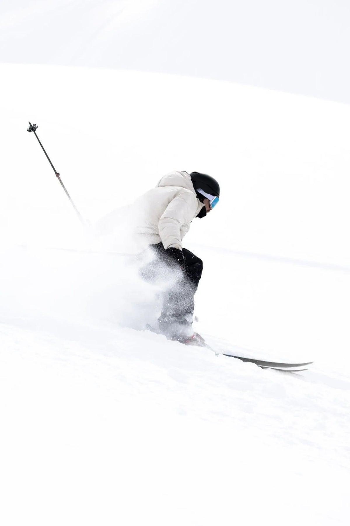 Hit the Slopes in Style: Discover J.Lindeberg Ski Apparel at Uchoose Golf