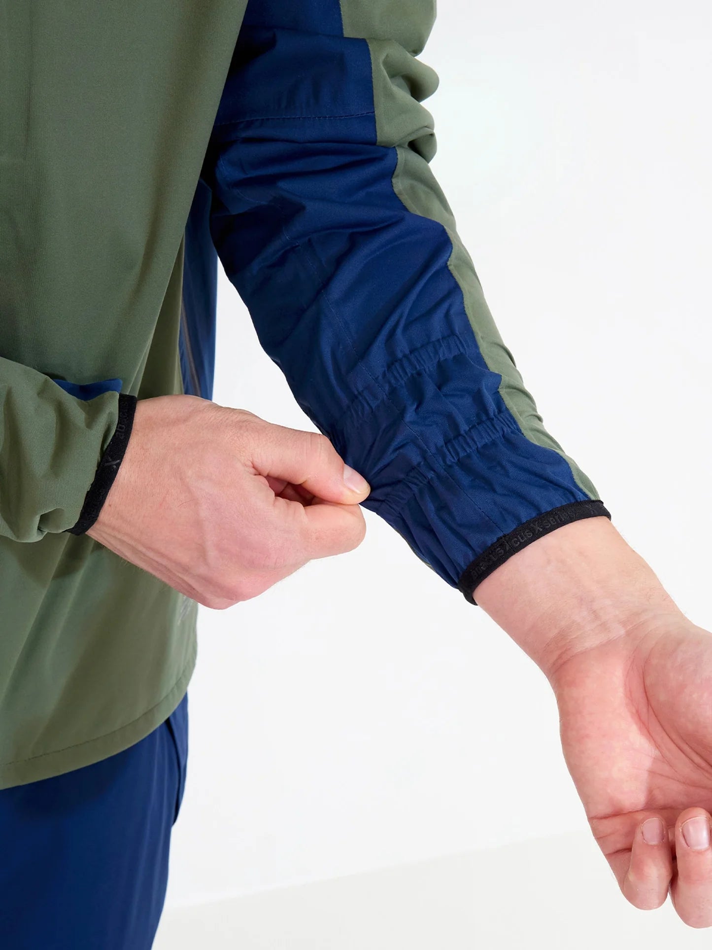 Mens Pitch 37.5 technology rainjacket - forest